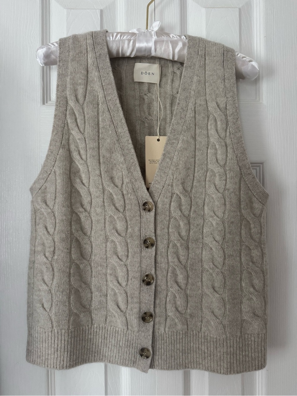 Doen Alberta Cashmere Cable knit Vest - Size M